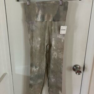 Women's Tie-Dye Leggings in Earth Tones